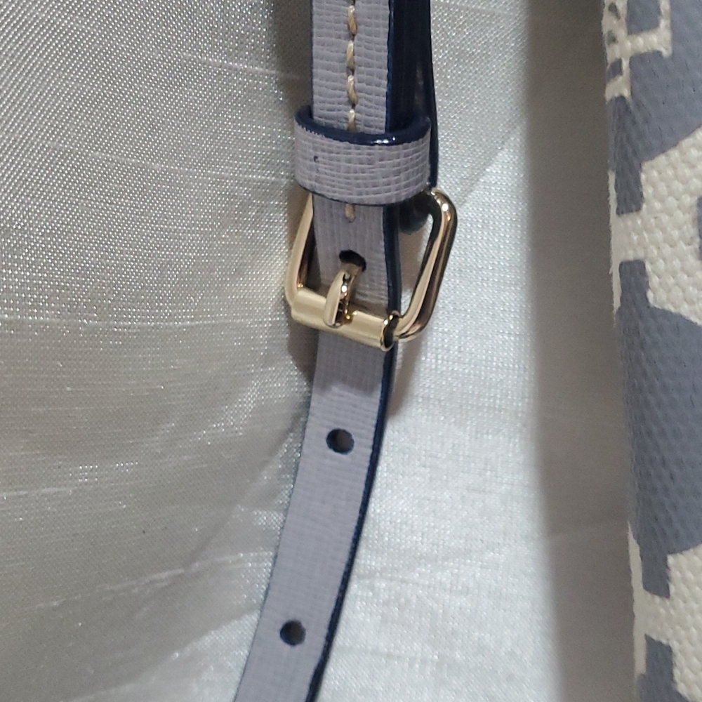 🌟Dooney & Bourke Small Leather Crossbody - Picture 6 of 14